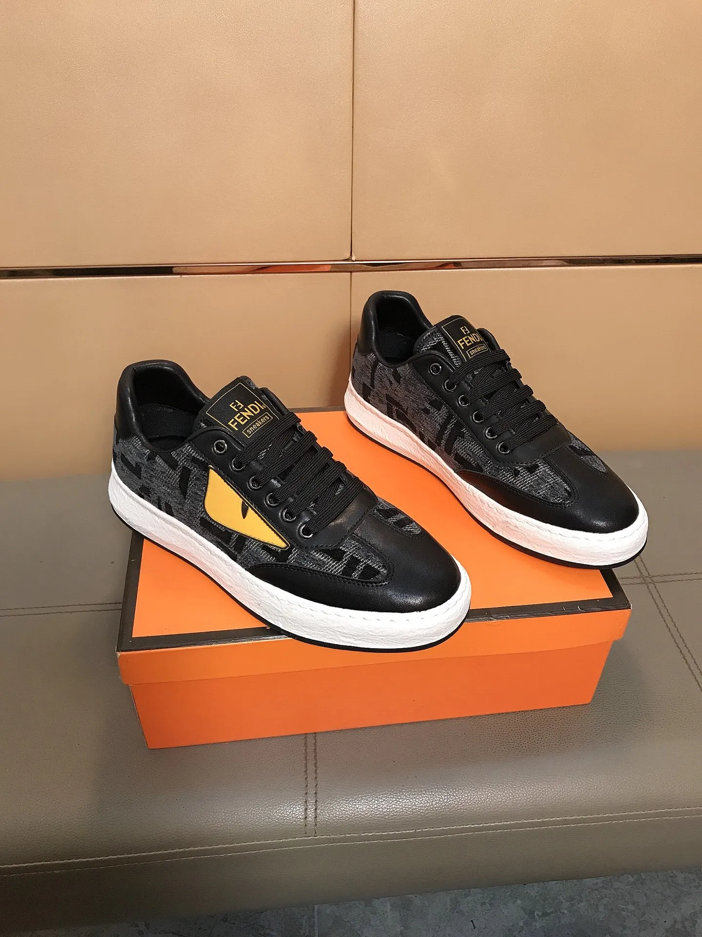Men's Men's Shoes 230 🔆🔆👉Fendi [Fendi] Men's new low-top casual shoes are on the market🔥The shoe body is made of brand-specific printed fabric + cowhide, sheepskin foot pads, breathable and not covering the feet! Fashionable casual shoes 🙈Outsole is ultra-light, non-slip and wear-resistant👣 Standard size 38-44